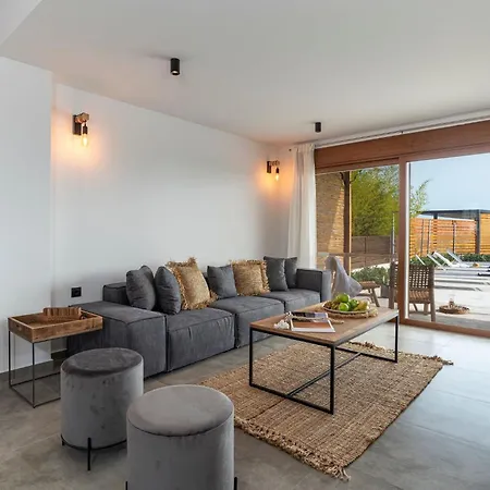 Haus In Afantou - Privater Parkplatz Und Pool By Interhome בית נופש